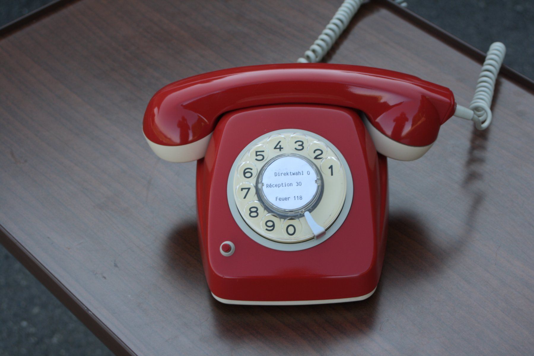 Telefone: TELEFON VINTAGE MIT WÄHLSCHEIBE – Gebraucht aus Wauwil von Pneuedy 6