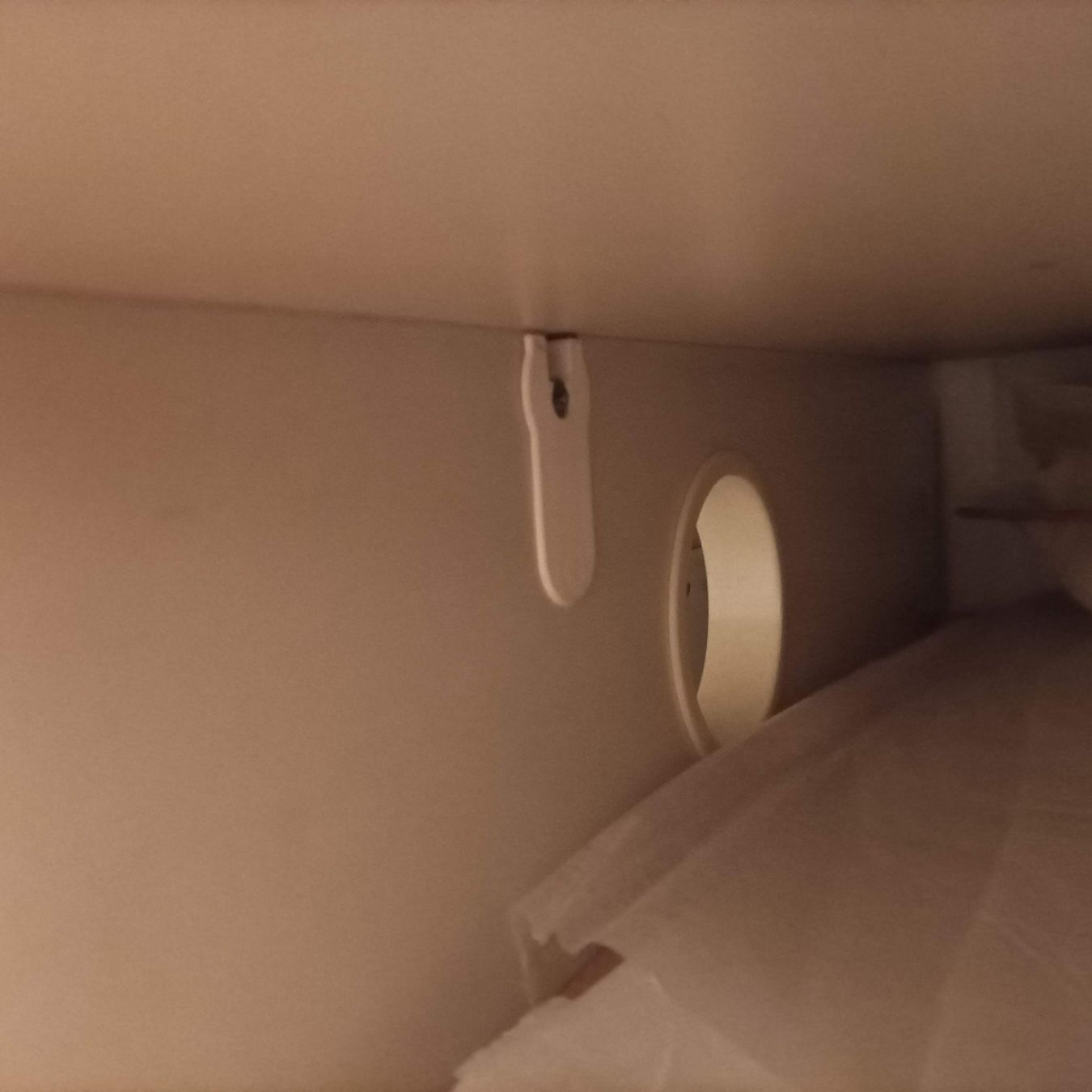 Schränke: Kleiderschrank – Gebraucht aus Zürich von janinehudson 4