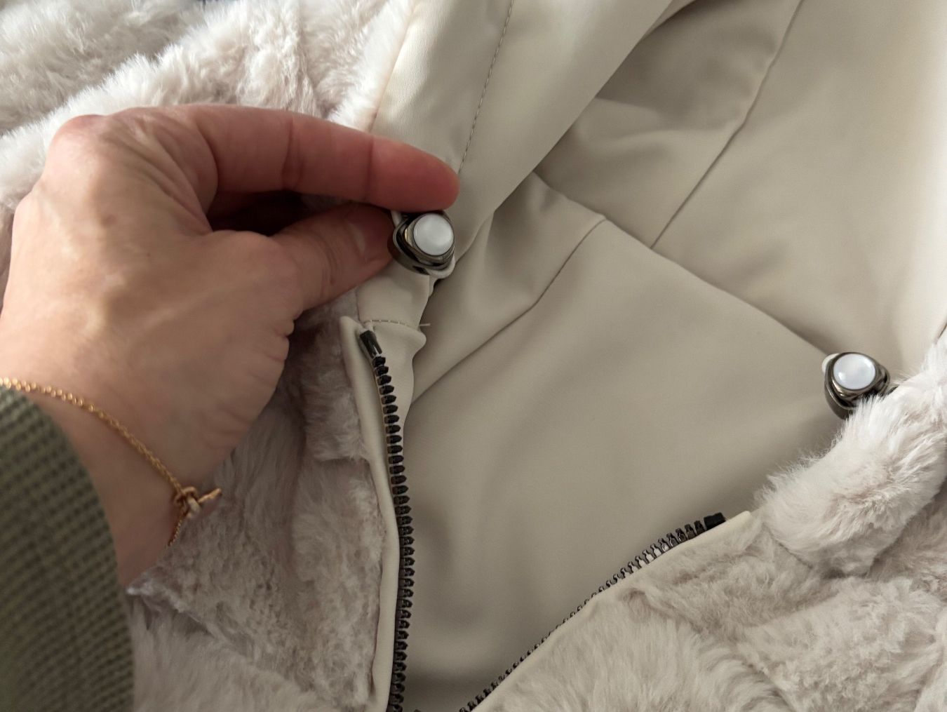 Cappotti: Winterjacke in Felloptik – Nuovo (secondo la descrizione) da Spreitenbach venduto da seida76 2