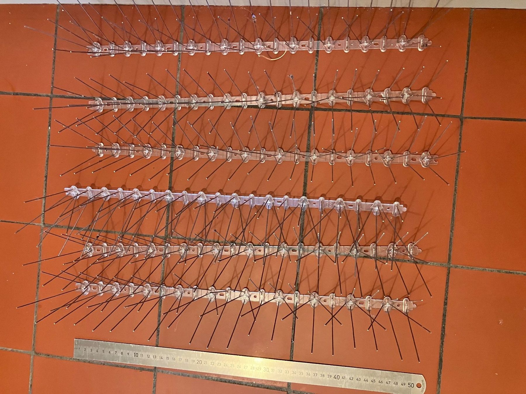 Gitter & Roste: Taubenabwehr Spikes, 6 Schienen – Gebraucht aus Basel von 4012barbara