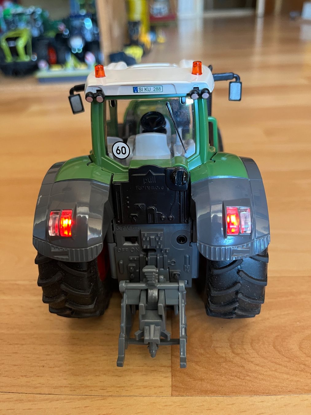 Fendt Trattori: Siku Control Fendt 939 mit Frontlader – Usato da Montricher venduto da Xenia111 2