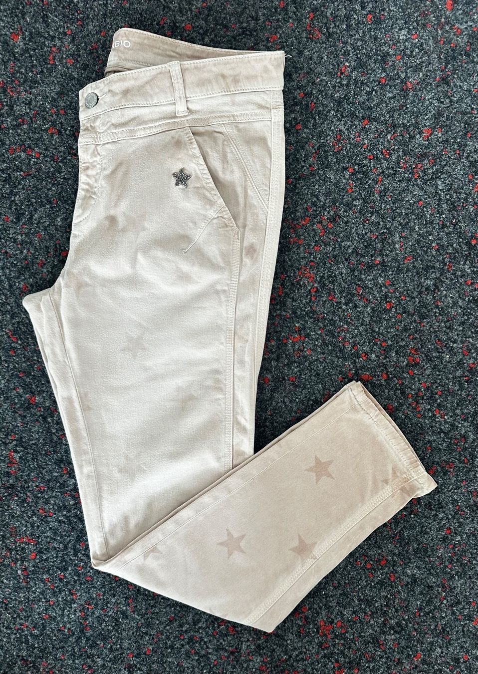 Cambio Pantaloni: Cambio Stoffhose Damen 42 – Usato da Liestal venduto da Ballybs