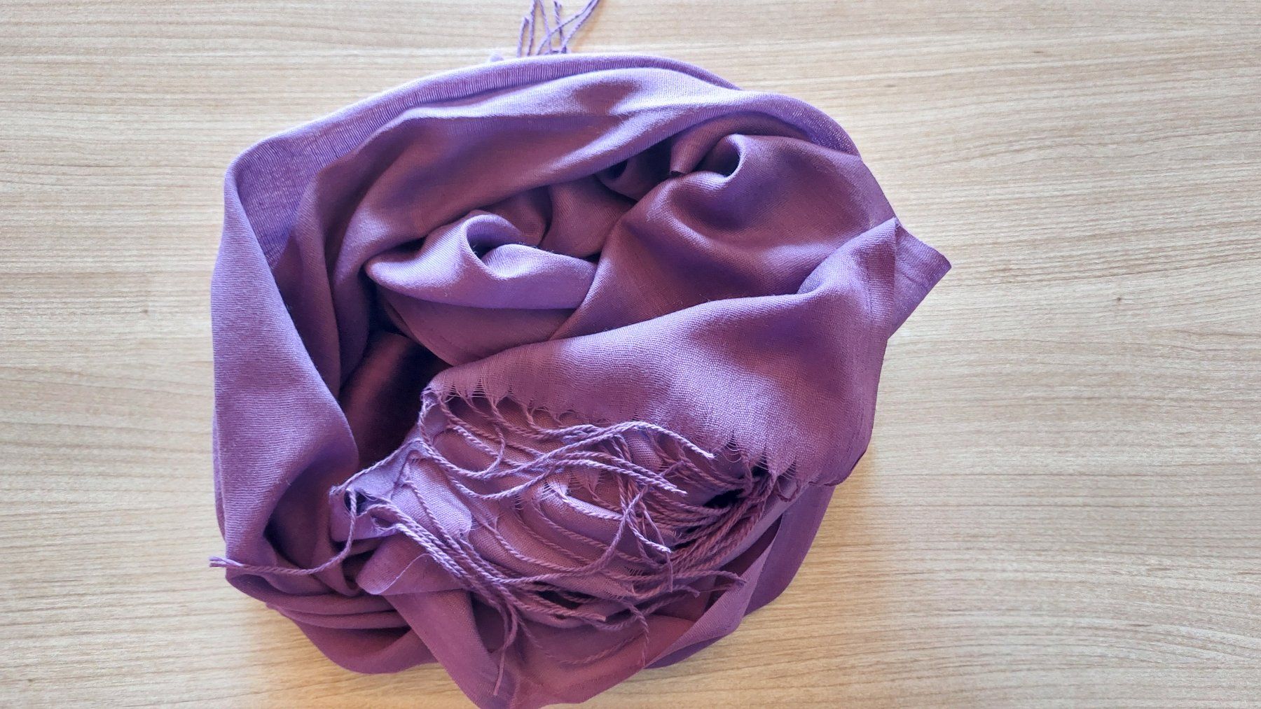 Foulard & Sciarpe: Weiche Pashmina Schal lila – Nuovo e nell'imballaggio originale da Zollikofen venduto da Blackie 9