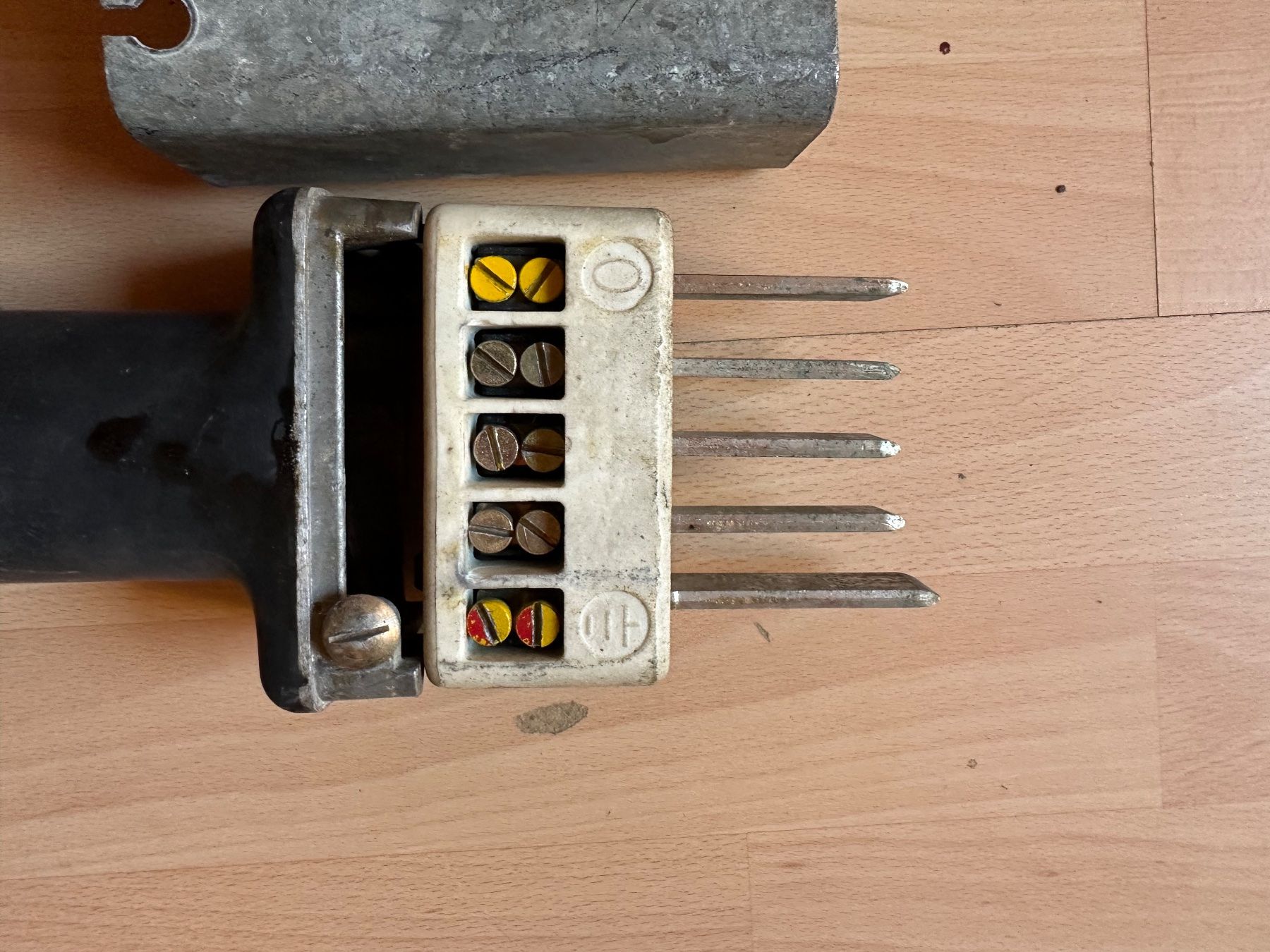 Spine: Stecker und Kupplung J 75 /5Polig – Usato da Huttwil venduto da Bolpa 5