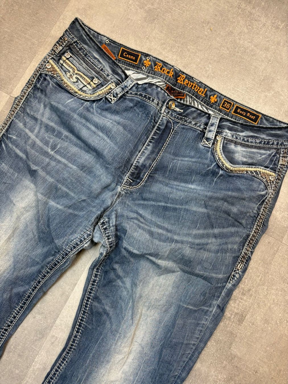 Jeans: Rock Revival Bootcut Flared Jeans - Grösse XL/36 – Nuovo (secondo la descrizione) da Werdenberg venduto da hase.vintage 1