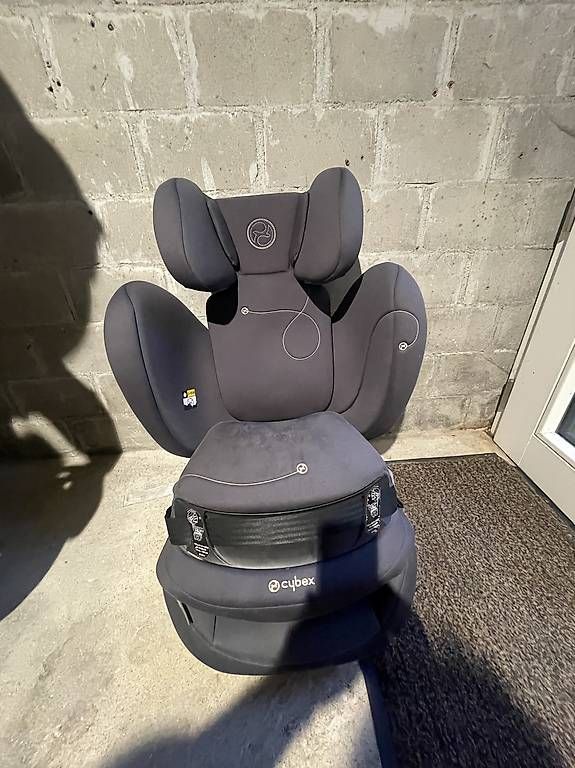 Peg Perego Seggiolini per auto: Siège enfants évolutif avec bouclier isofix – Usato da la chaux-de-fonds venduto da arm_7fm6