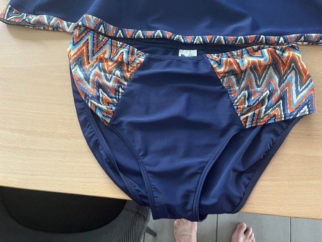 Maillots de bain & Bikinis: Badeanzug dunkelblau Grösse 40 – D'occasion à Hüntwangen par Jcougar 2