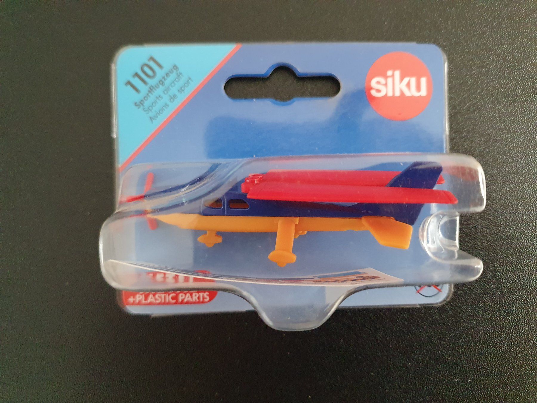 Siku Giocattoli: Neu - Siku - Sportflugzeug – Nuovo e nell'imballaggio originale da Dagmersellen venduto da Jarsetz_Restposten