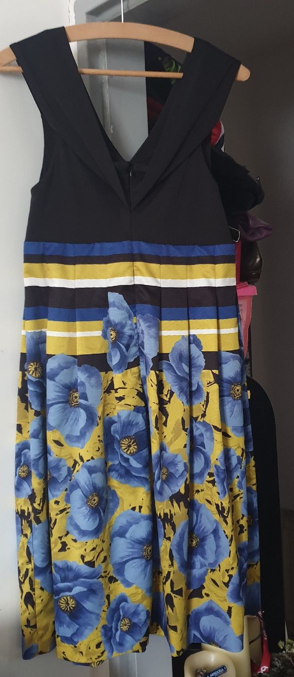 Robes: Sandro Ferrone schönes Kleid Gr. 42 – Neuf (Voir description) à Frenkendorf par Moon111 2