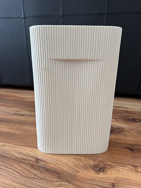 Muuto Vasi & Recipienti: Muuto Ridge Vase  mit Gebrauchsspuren – Usato da Zürich venduto da My_little_boutique 4