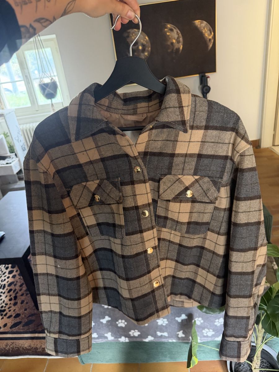 H&M Vestes: Veste H&M   – Neuf (Voir description) à La Tour-de-Peilz par mar_vgz2