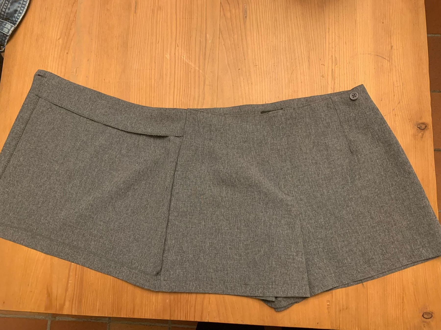 Tally Weijl Pantaloni: Hosenjupe, 36/38 – Usato da Solothurn venduto da Shanty.20 3