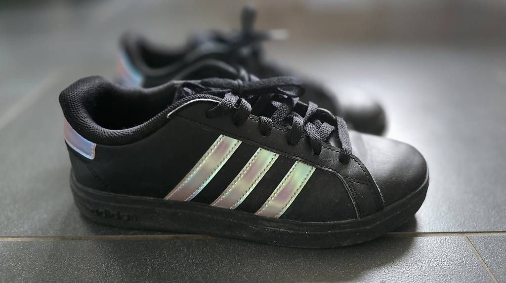 Scarpe da uomo: Schöne Adidas Schuhe – Usato da Greifensee venduto da gizzmo25