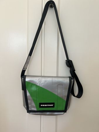 Freitag F11 Lassie Umhängetasche