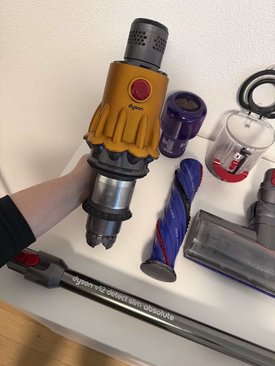 Dyson Staubsauger & Zubehör: Dyson V12 Detect Slim Absolute + Original Stand – Gebraucht aus Egg b. Zürich von morenatvr