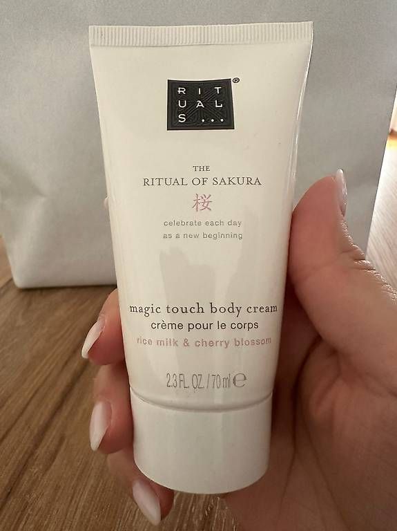 Idratazione: Rituals body crem – Usato da Fehraltorf venduto da Cris25m