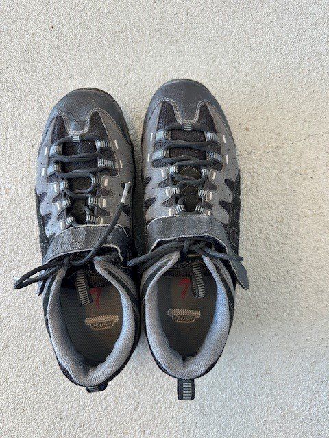 Specialized Scarpe da uomo: Bikeschuhe Specialized mit Klemmverschluss – Usato da Dierikon venduto da ayd_jgl2