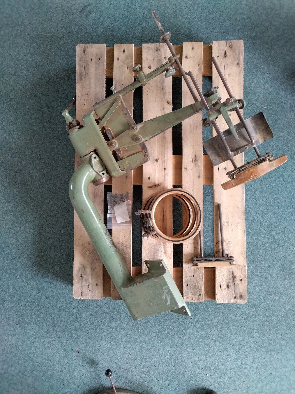 Metall- & Schlosserei Sonstiges: SUVA Kehlschutz für Fräsmaschine mit Arm und Zubehör – Gebraucht aus Zofingen von
