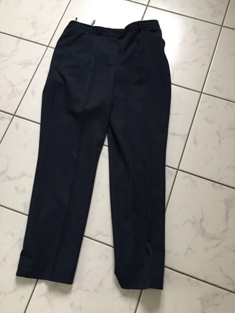 Pantaloni: Pantaloni da donna blu scuro  – Nuovo (secondo la descrizione) da Schwyz venduto da Francesca54