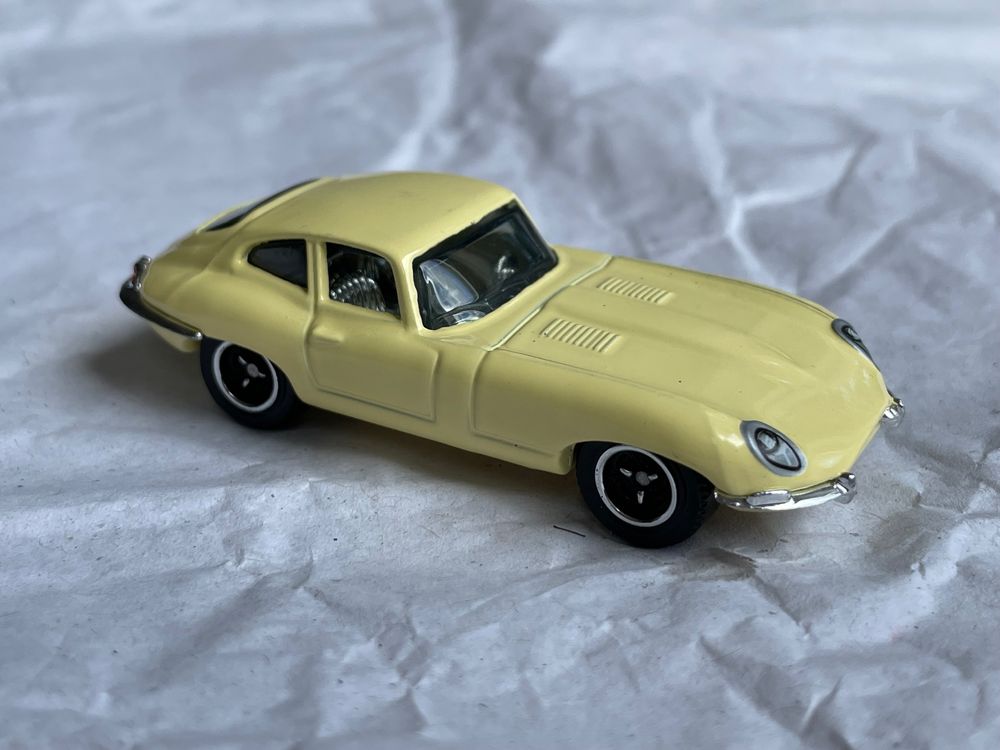 Matchbox 1/43 – Jaguar Type E Cabriolet Rouge – Miniature Avec Boîte (état TB)