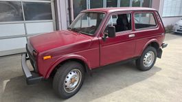Fahrzeug Lada Niva 4x4