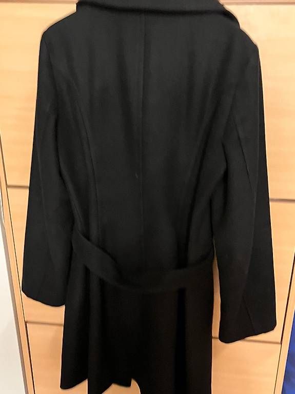 Manteaux: Cappotto invernale nero lungo – D'occasion à Jona par sen_vd8v 1