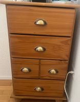 Holzkommode mit Schubladen