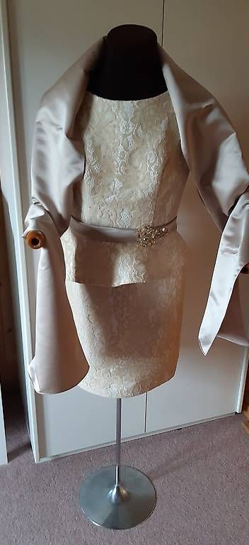 Vestiti: festl. Kleid – Usato da Sins venduto da agi_dl92