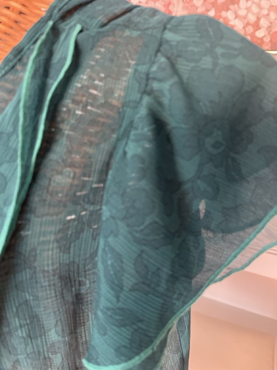 Blusen: Bluse mit Rüschen, grün, 38 – Gebraucht aus Solothurn von Bobesch08 2