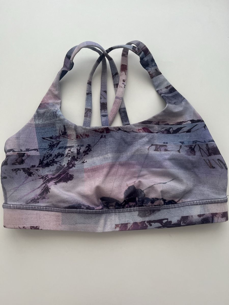 Lululemon Top: Lululemon Top – Usato da Dottikon venduto da kat_jk9m