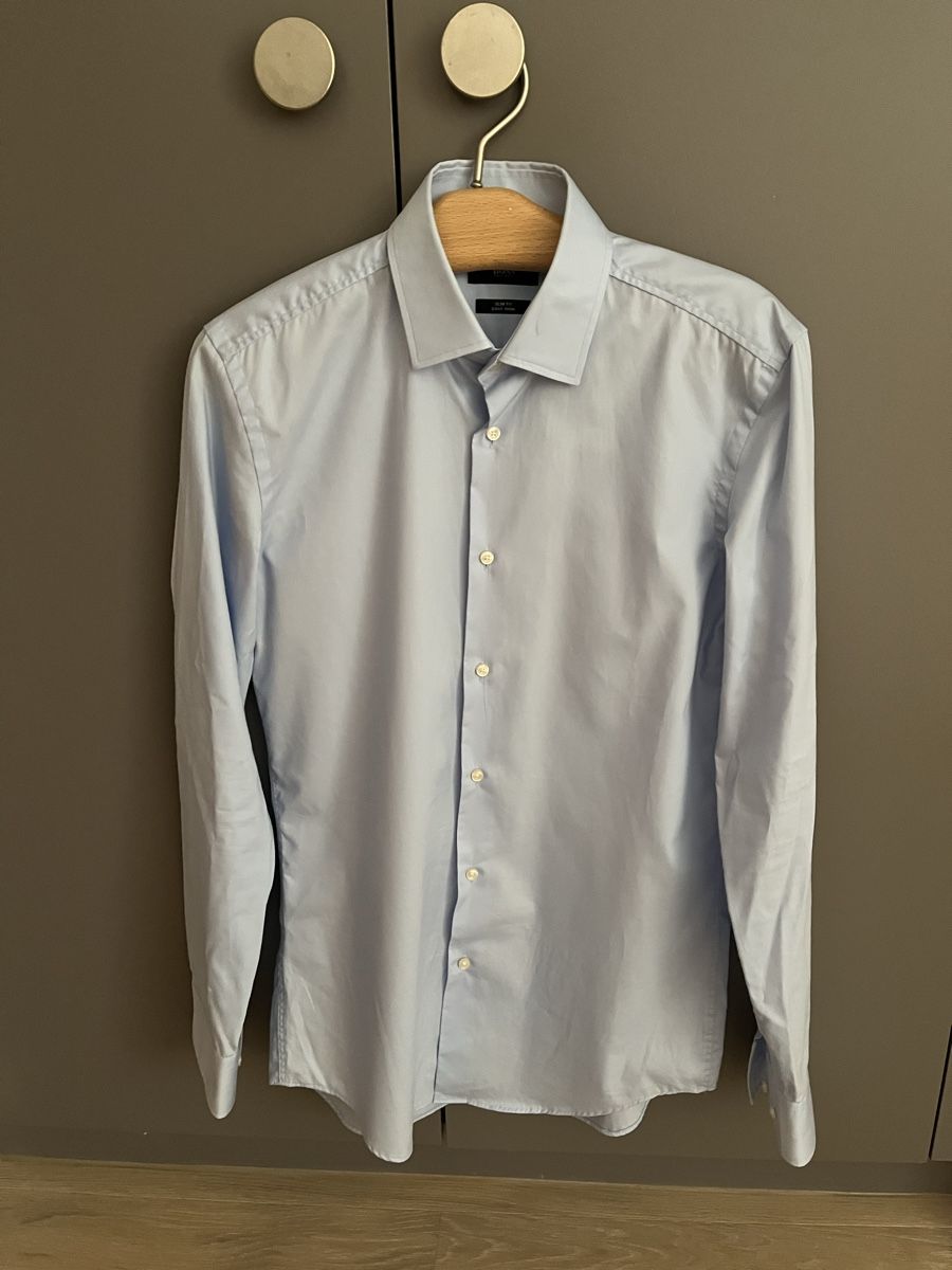 Hugo Boss Camicie: Herrenhemd Hugo Boss hellblau – Usato da Schönenberg ZH venduto da mobalux1