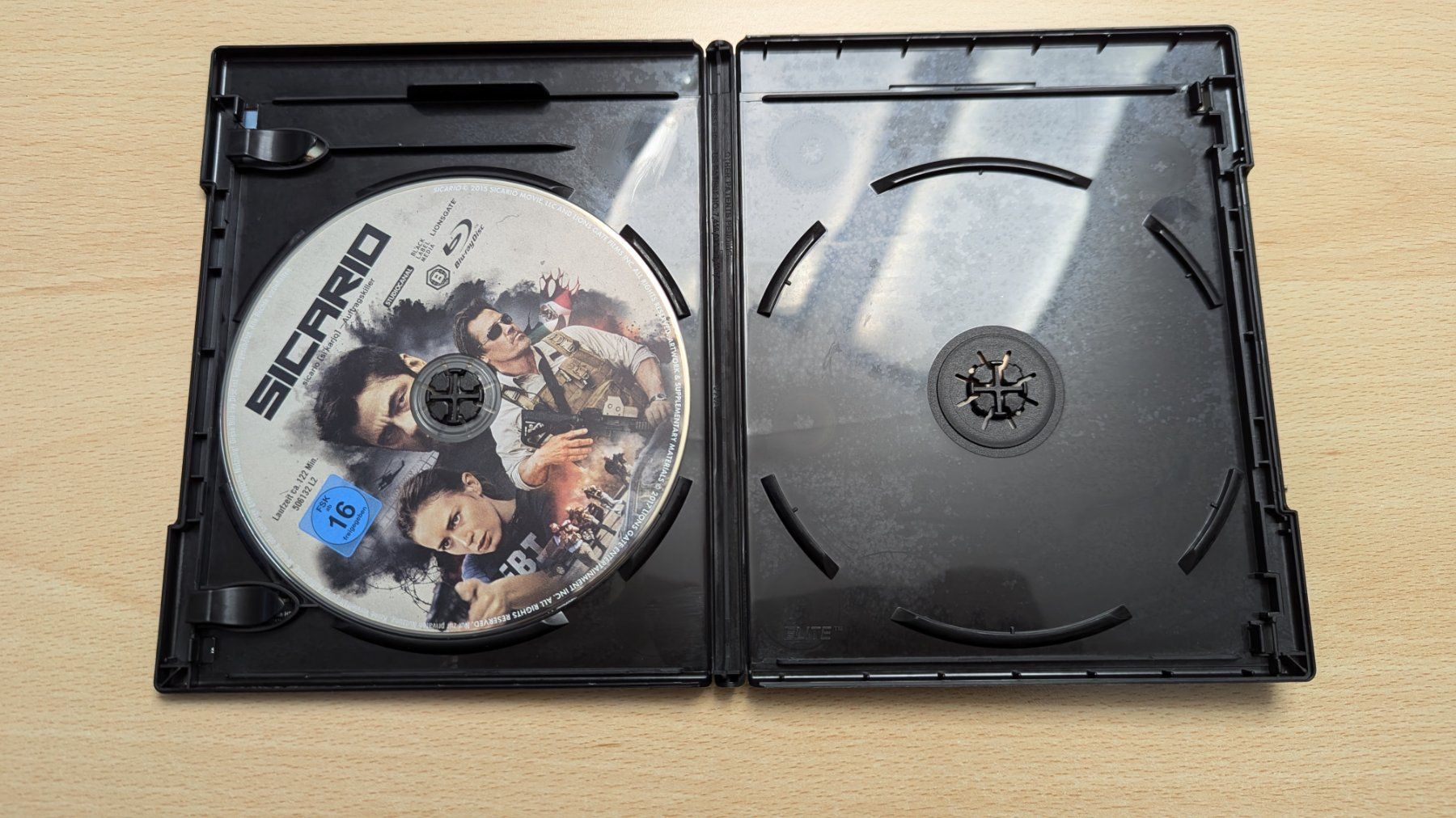 Tutti i DVDs: Sicario - Blu-Ray – Usato da Oftringen venduto da RetroMister 1