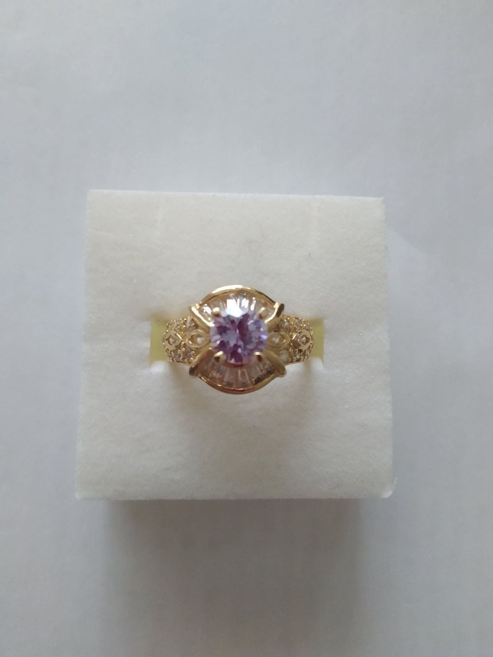 Anelli: Ring mit Zirkonias – Nuovo e nell'imballaggio originale da Münchenbuchsee venduto da Cori1968