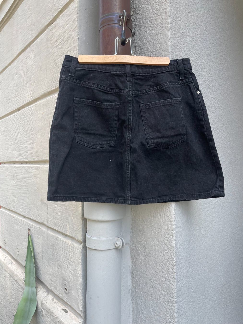 H&M Gonne: Black denim skirt – Usato da Zürich venduto da Chiara.la 1