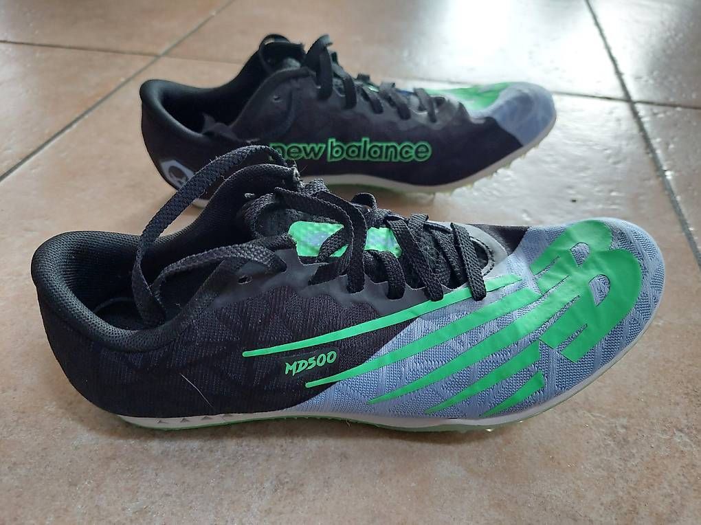 Herrenschuhe: Chaussures d'athlétisme à pointes – Gebraucht aus Vollèges von bru_18_vol
