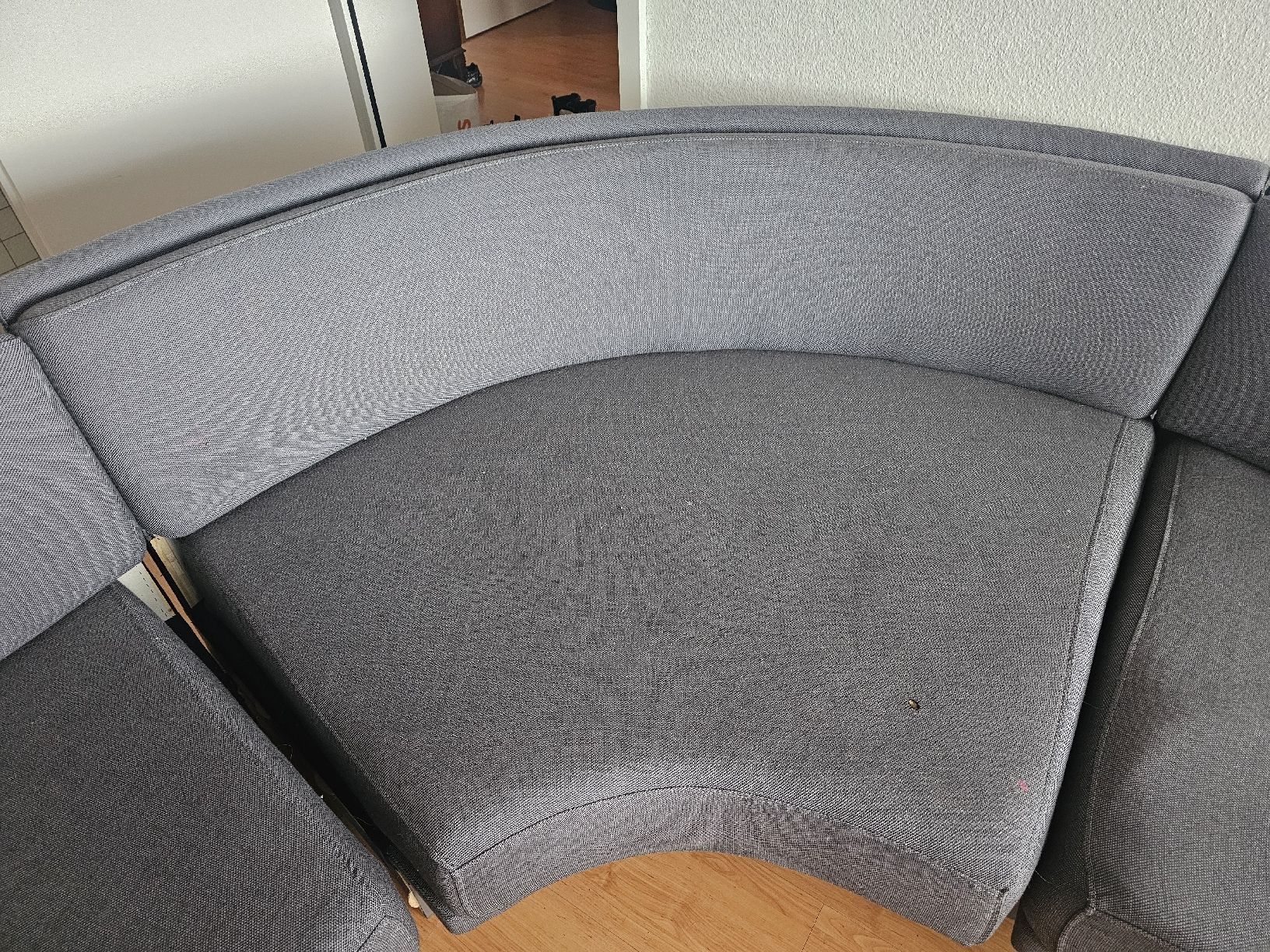 Divani: Graues Kurvensofa, modulares Design, bequemer Stoff – Usato da St. Gallen venduto da han_55kb 3