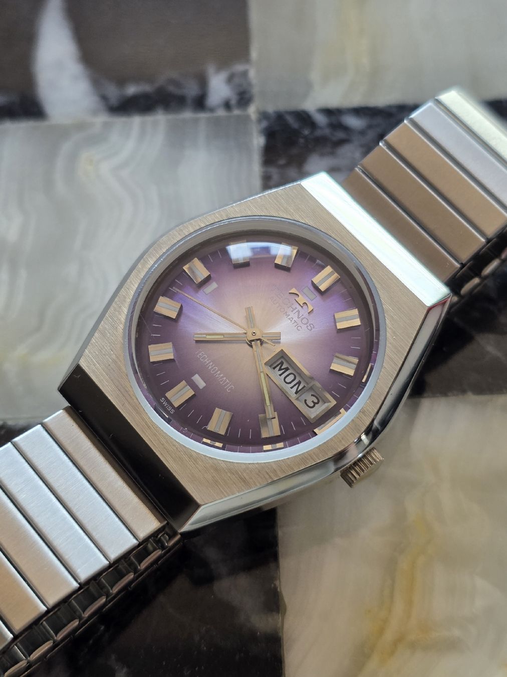 Technos Uhren: Vintage Technos – Gebraucht aus Salmsach von Vinted.by.Y.R