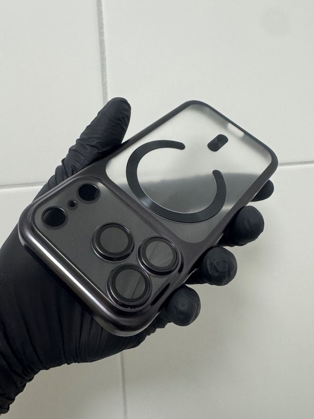 Cover & Protezioni schermo: Coque luxe iPhone 17 Pro - Black Hülle new – Nuovo e nell'imballaggio originale da Roche VD venduto da GOLDEN_SHOP_24H