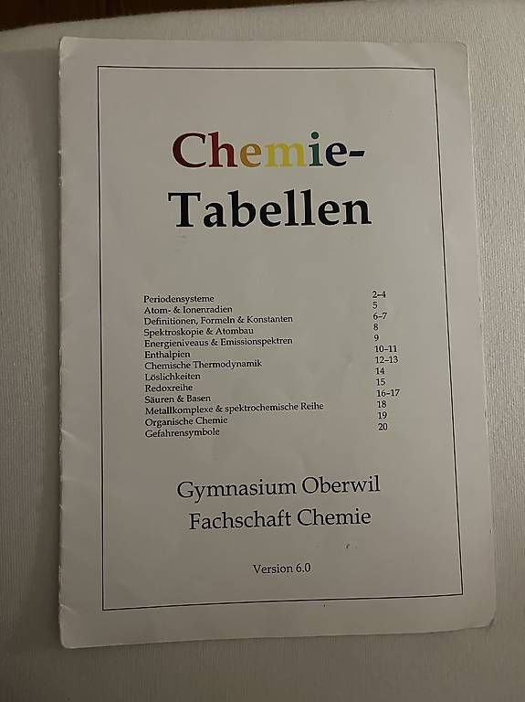 Libri: Chemie Tabelle  – Usato da Bottmingen venduto da vera_am