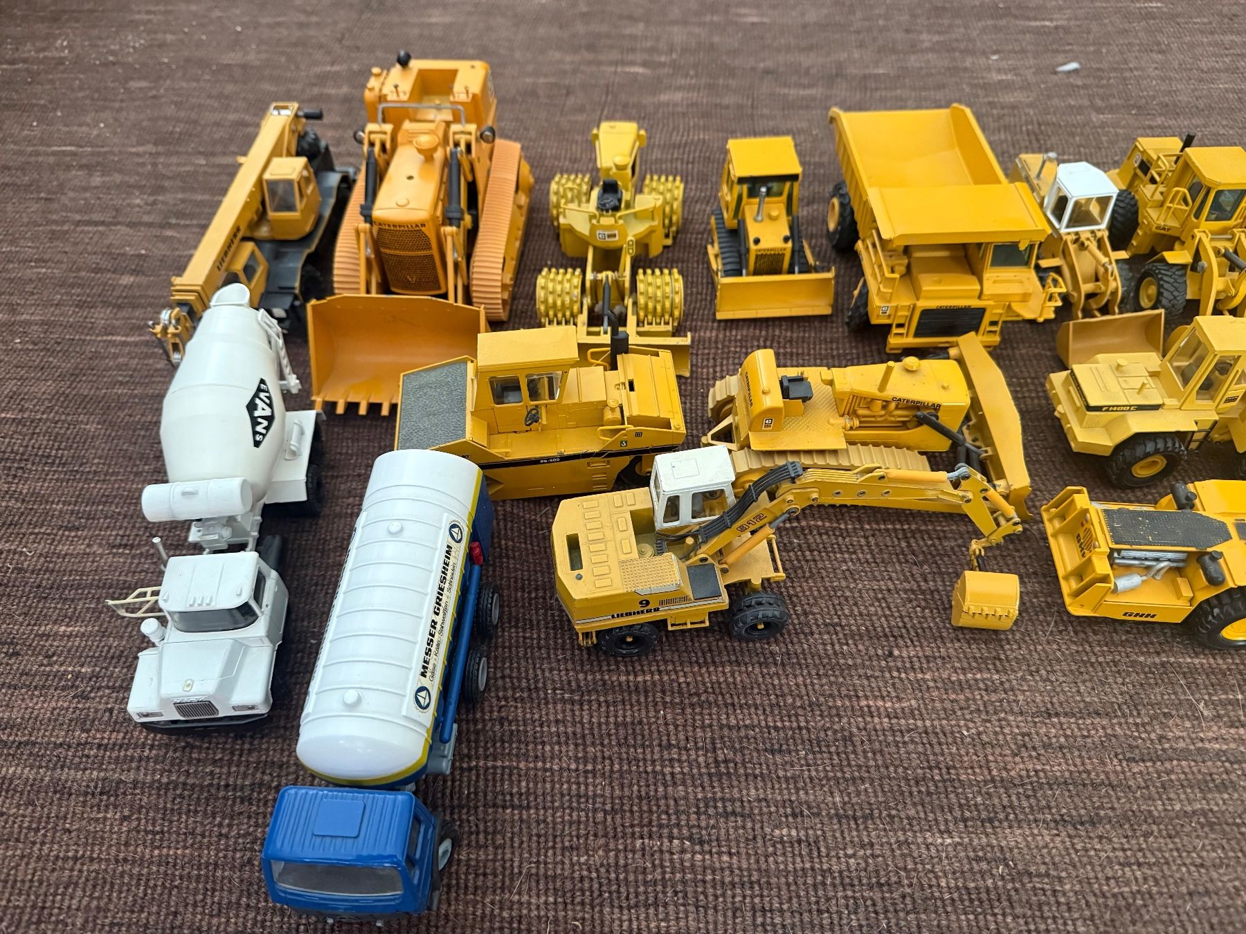 Kit di modellismo & Modellini statici: Sammlung von Metall-Modellfahrzeugen – Usato da Hedingen venduto da FlummoxedFerret 1