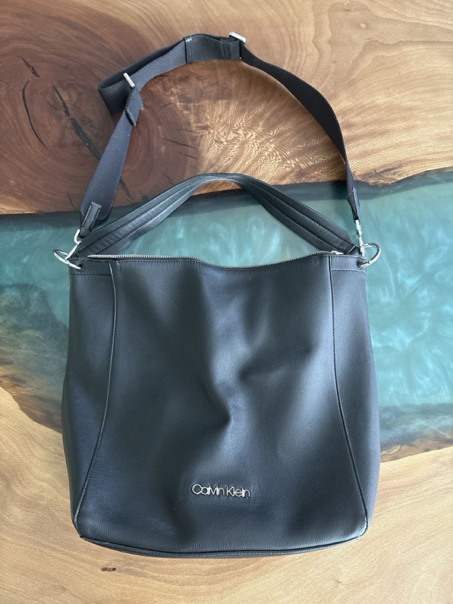 Calvin Klein Taschen: Calvin Klein Tasche – Gebraucht aus Bern von tara_tiara