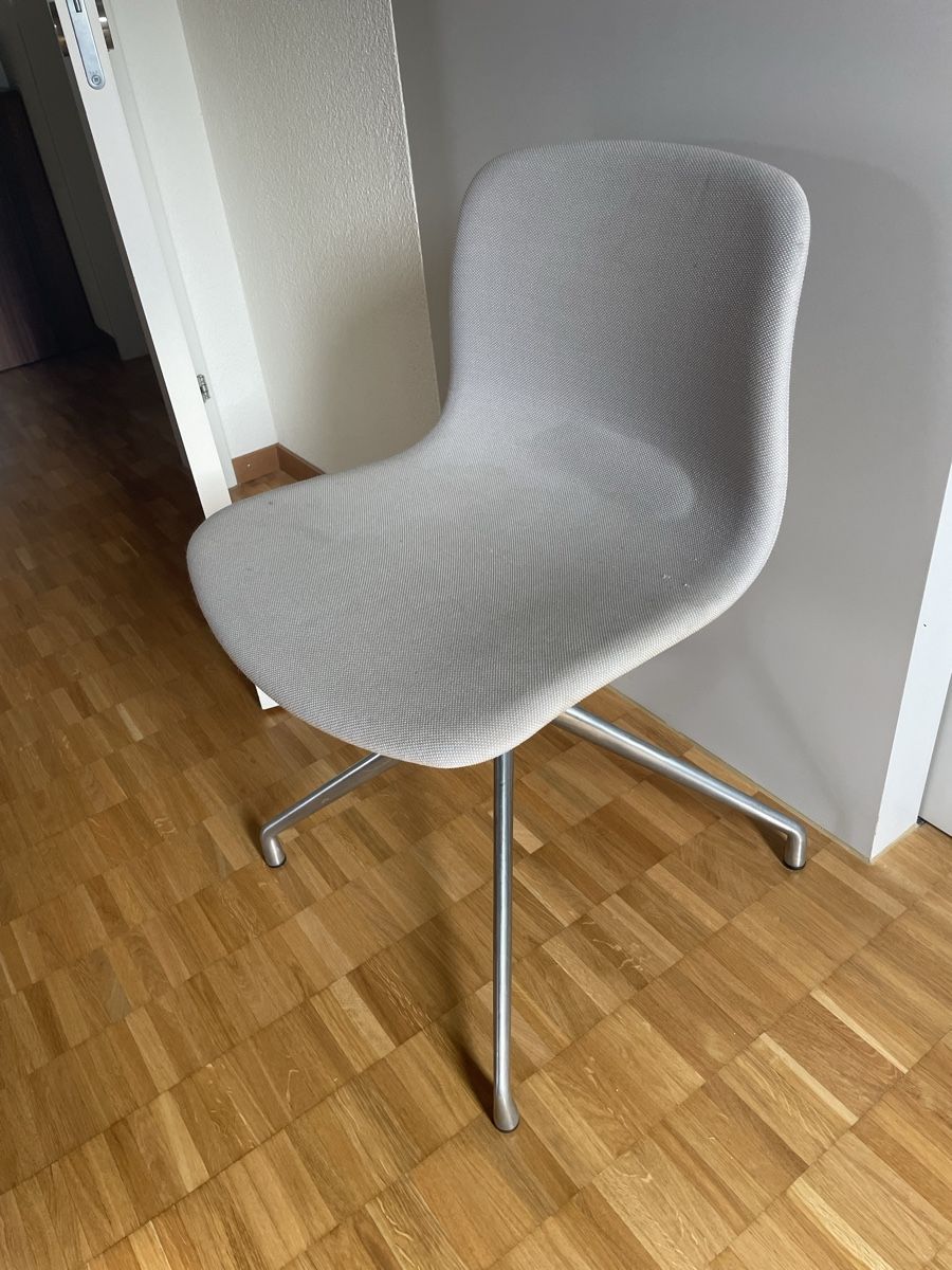 Sedie: Design-Drehstuhl hellgrau im Skandi-Stil – Usato da Urdorf venduto da lyl_889t 1