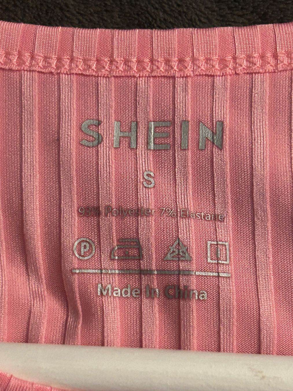 Top: SHEIN Crop Top Rosa gerippt Gr. S – Usato da Oberkulm venduto da angela_05 2