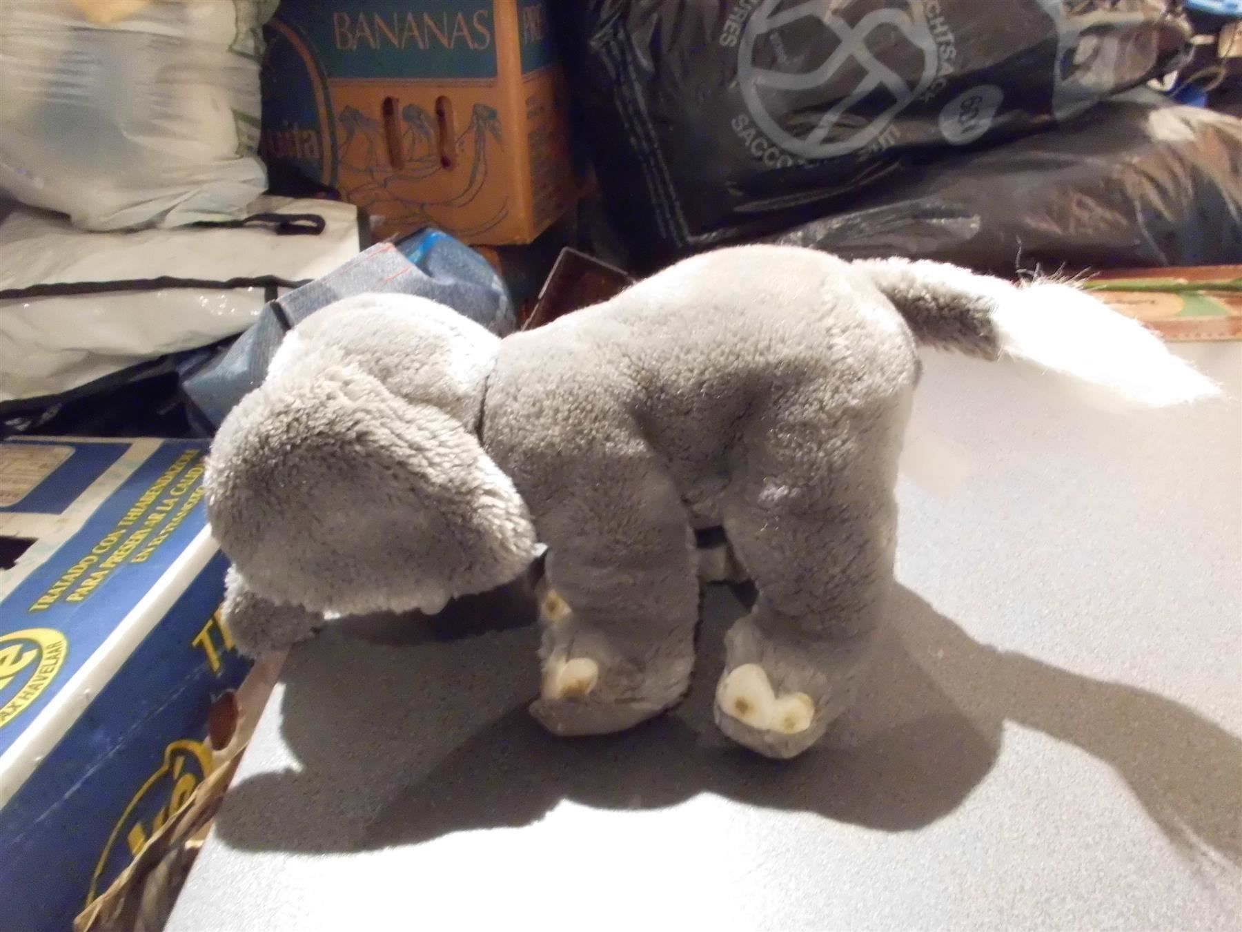 Jouets: Elefant grau – D'occasion à Zürich par abraxas1291 1