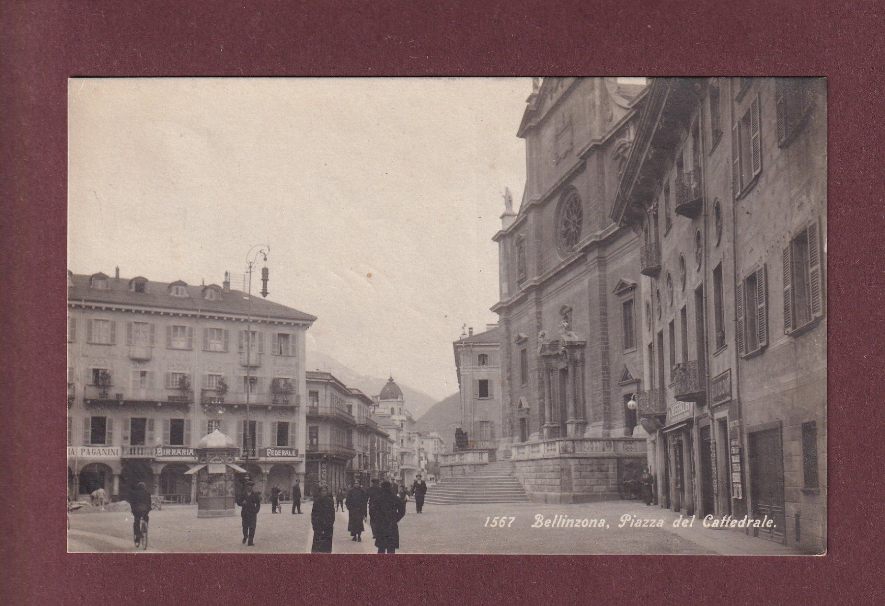 Cartoline postali: BELLINZONA - Piazza del Cattedrale - 1929 – Usato da Pully venduto da nicecards