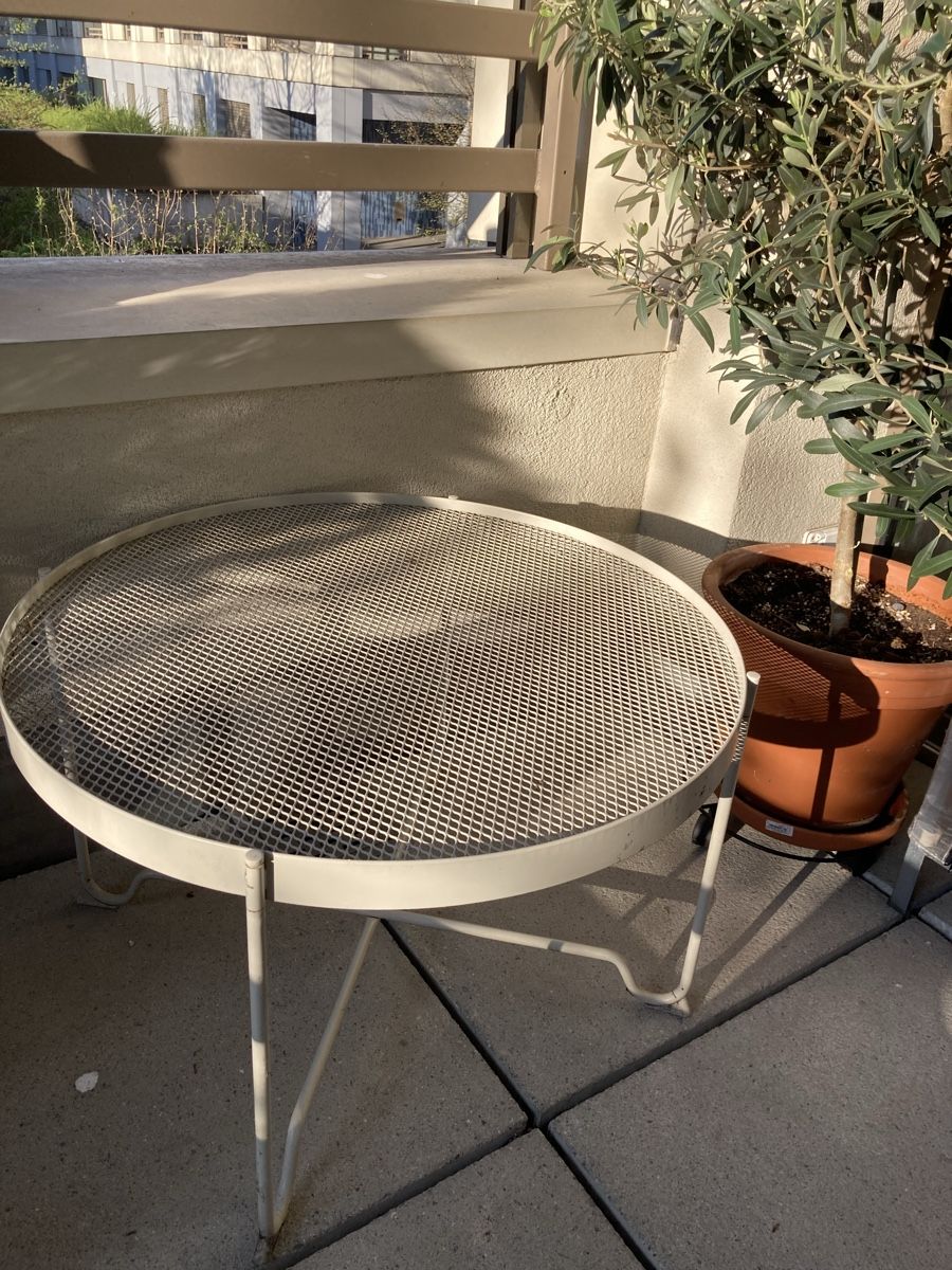 Ikea Gartentisch / Balkontisch rund (Gebraucht) in Zürich für CHF 30 – nur Abholung auf Ricardo kaufen