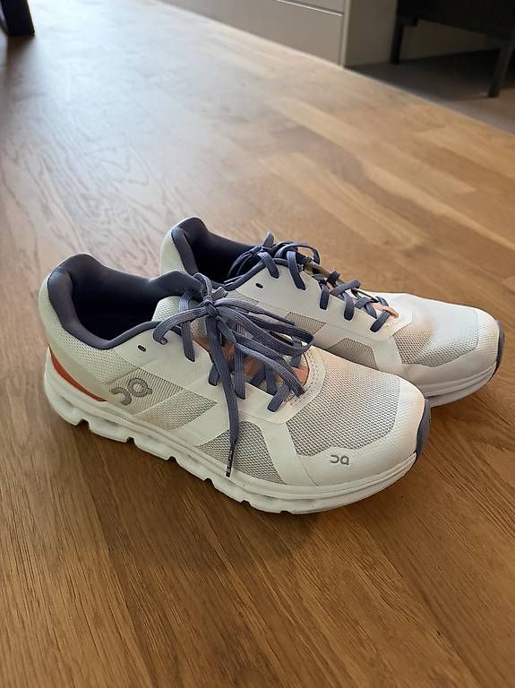 Damenschuhe: On Schuhe Gr.39 – Gebraucht aus Seedorf UR von Lia_mia