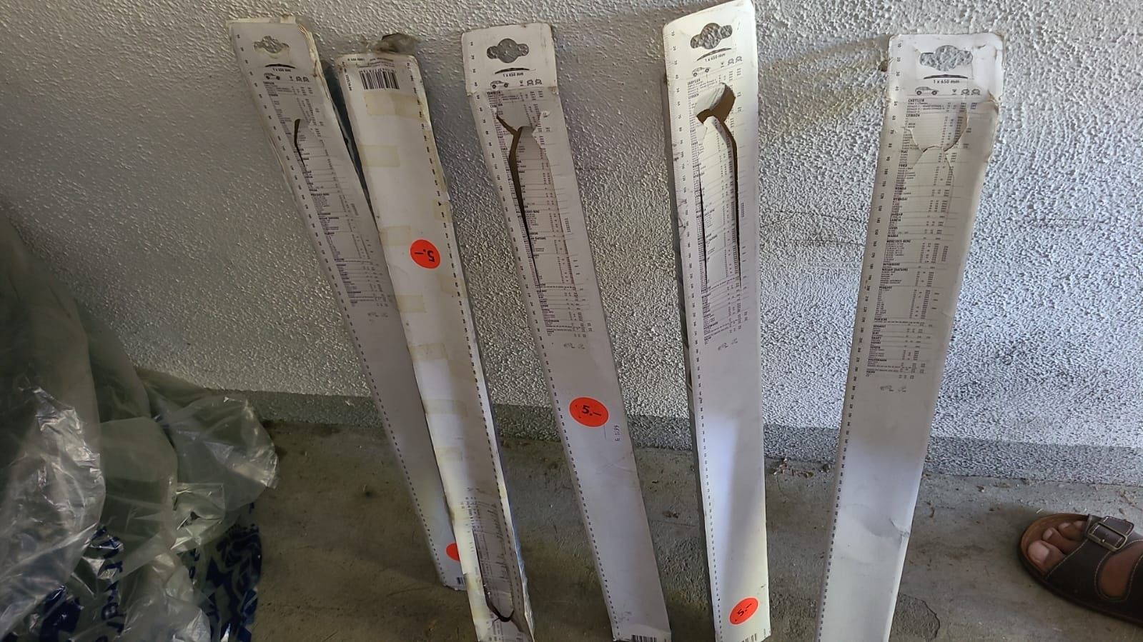 Tutti pezzi di ricambio auto: Windschutzscheibenwischer Set 5x verschiedene Modelle neu – Usato da Regensdorf venduto da gambing 1