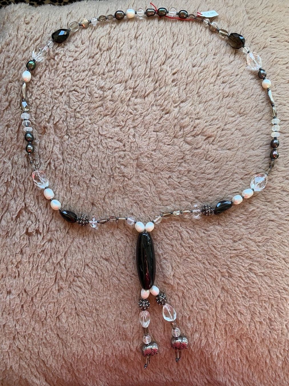 Catenine: Schwarzweisse Kette mit Elefanten – Nuovo (secondo la descrizione) da Birsfelden venduto da Exclusivity