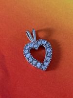 Herzanhänger in silber und steinkranz (1.5 cm)